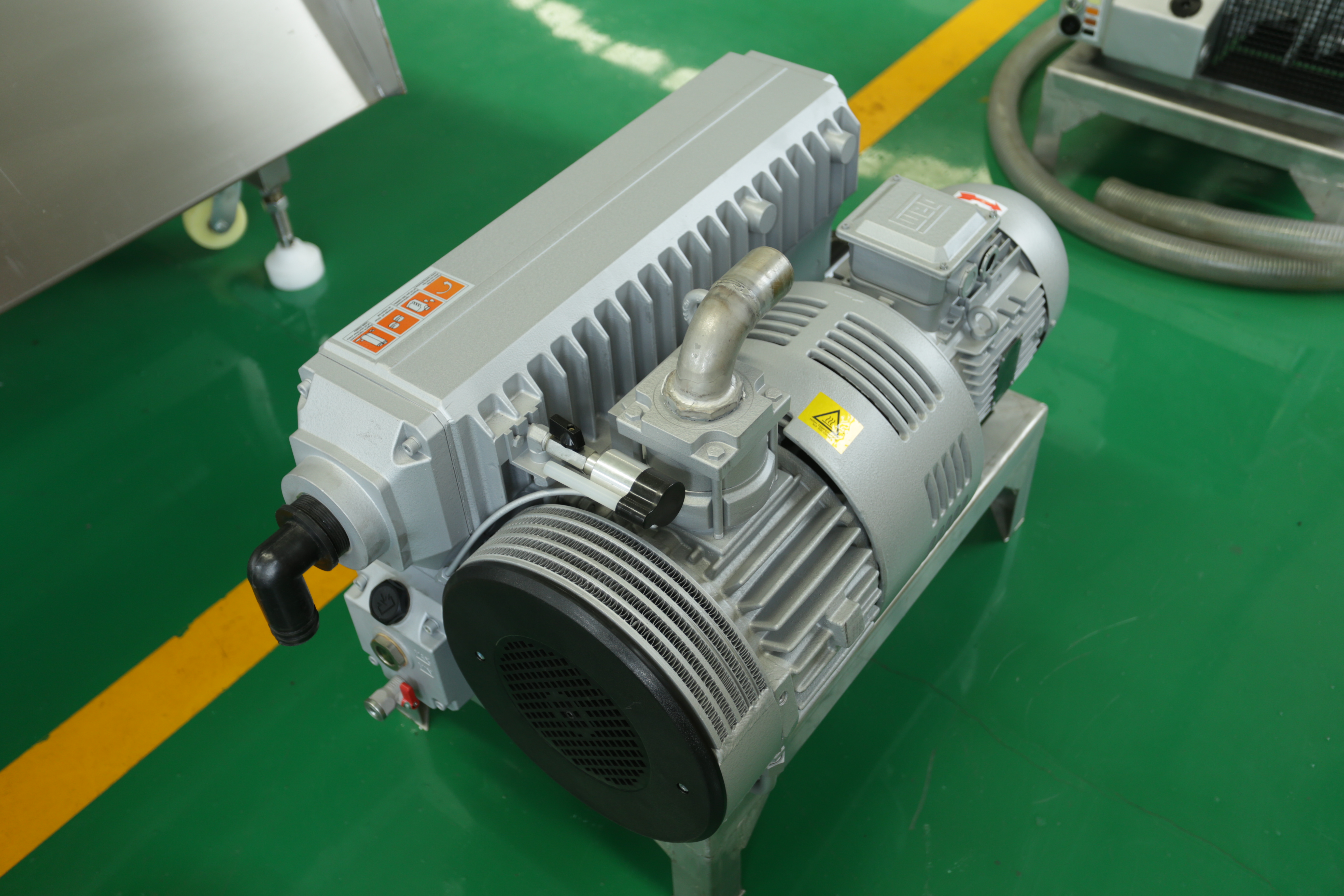 全自动拉伸膜真空包装机工作视频,连续式拉伸膜真空包装机尺寸