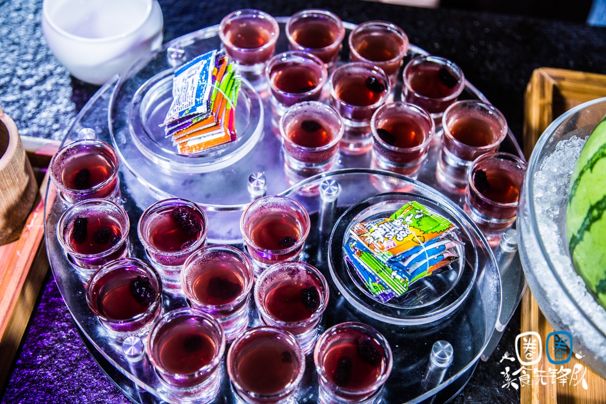 成都清晨2点还在排队的贰麻酒馆，终于带着大熊猫来南昌了！