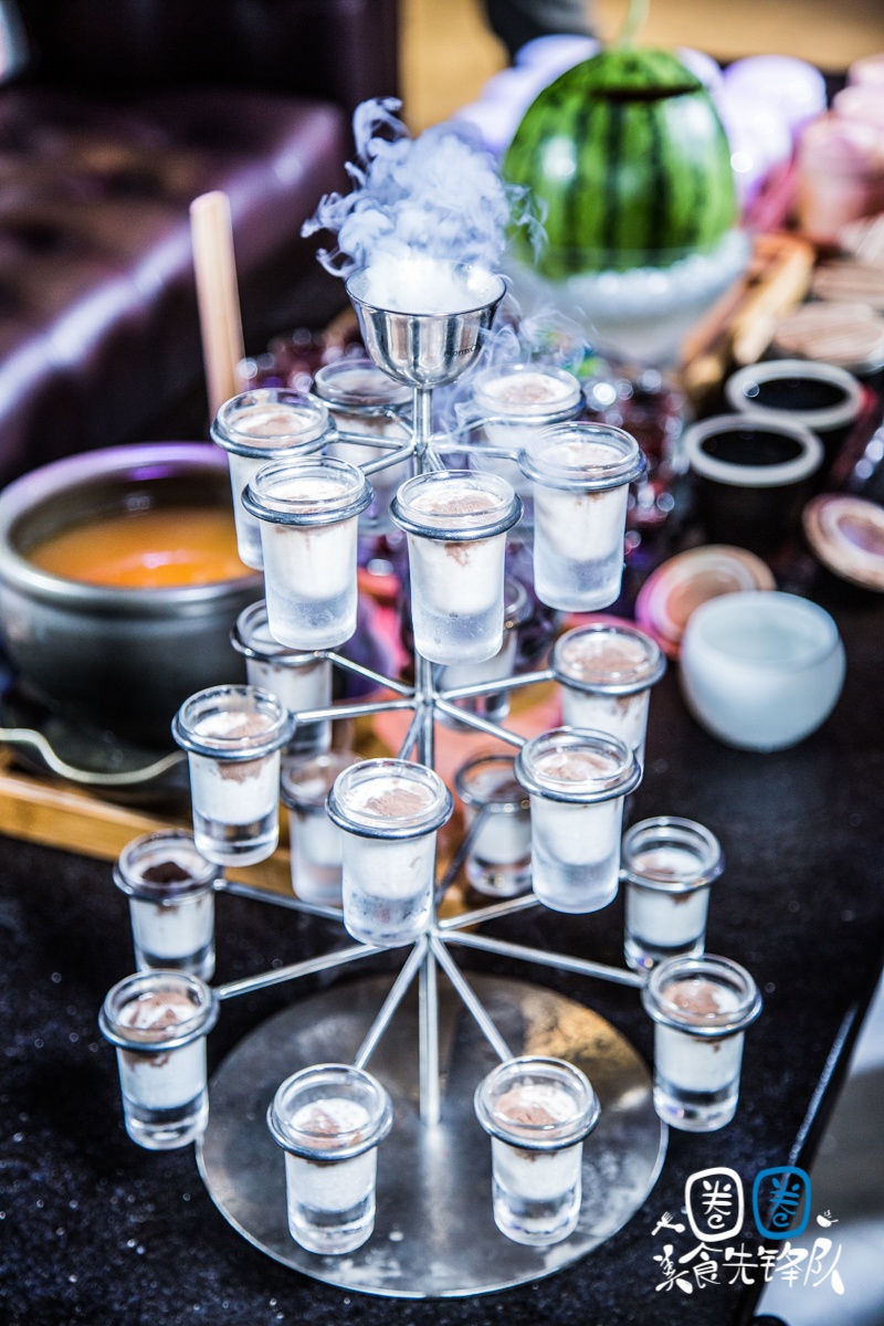 成都清晨2点还在排队的贰麻酒馆，终于带着大熊猫来南昌了！