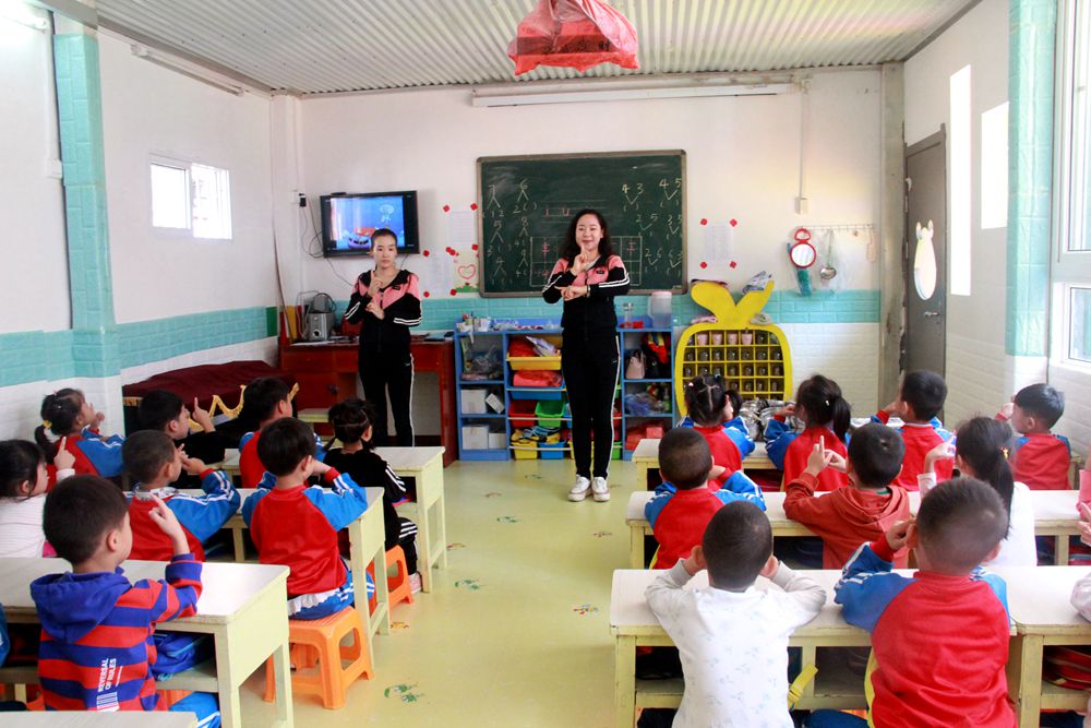 爱心在校园传递,小哈佛幼儿园爱心一班