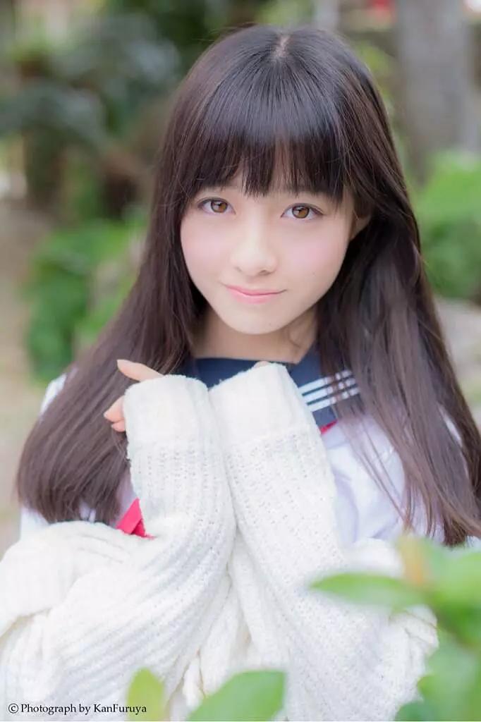 桥本环奈红框眼镜,桥本环奈可爱眼妆