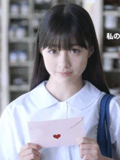 桥本环奈红框眼镜,桥本环奈可爱眼妆