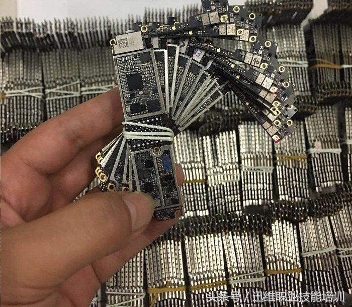 华强北淘最便宜的iphone4,购买苹果手机主板时要关注哪些