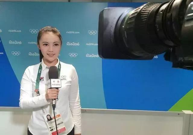 意大利美女足球记者,国内足球场边美女记者
