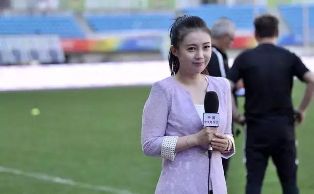 意大利美女足球记者,国内足球场边美女记者