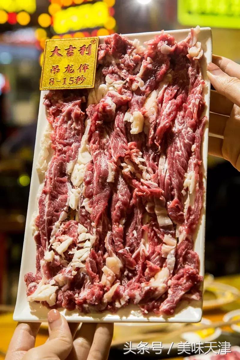 排队上千人的火锅店,单日排队8万人的火锅