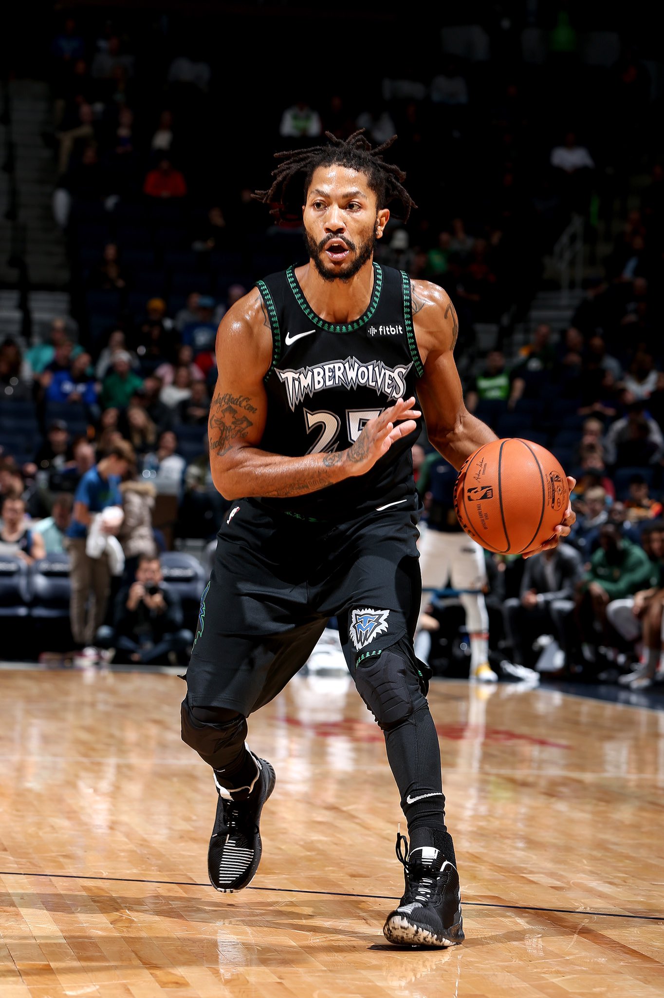 NBA今日球鞋精选：库里唐斯上脚万圣节特别款罗斯50分战靴诞生