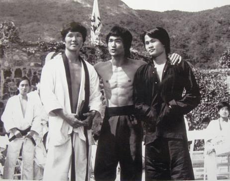 为什么李小龙是武坛奇人,李小龙因为什么而成为艺人