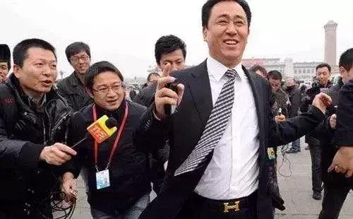 许家印捐500亿华中科技大学,许家印与现实的武汉科技大学