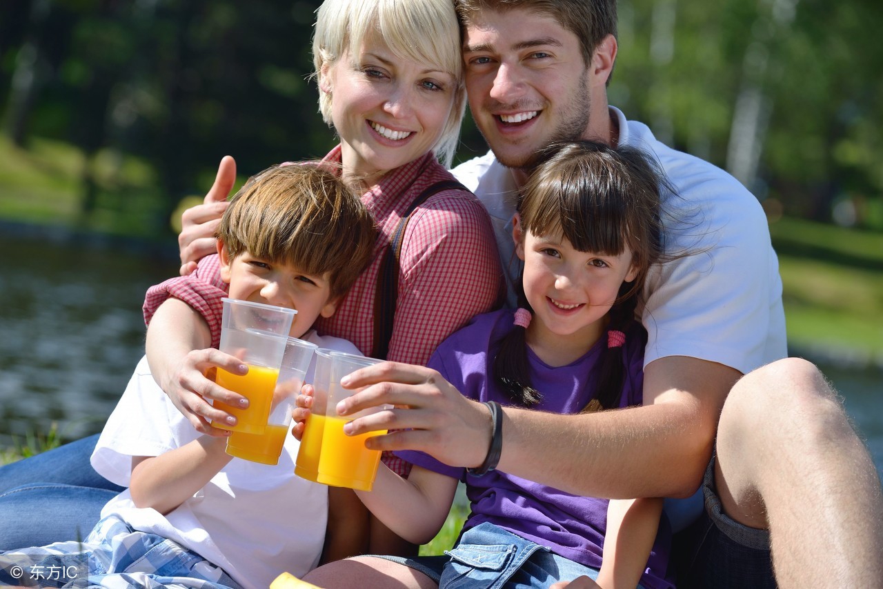 不管你做错了什么父母都会包容你,不管你爹是谁都要受惩罚