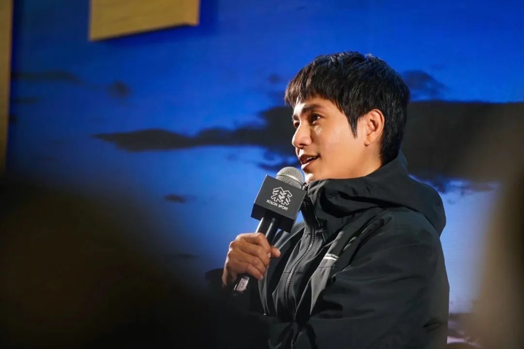 中国体育生标志的羽绒服,体育生羽绒服火了