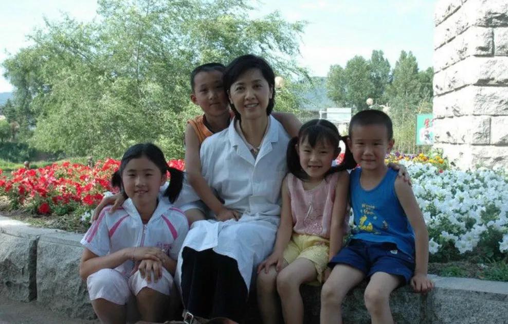 明星整容和不整容老去有什么区别,自然老去和整容明星的对比