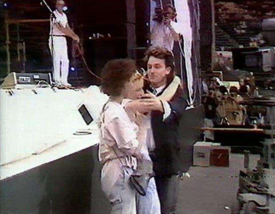 因为疫情取消演唱会的人,因为疫情取消演唱会的明星