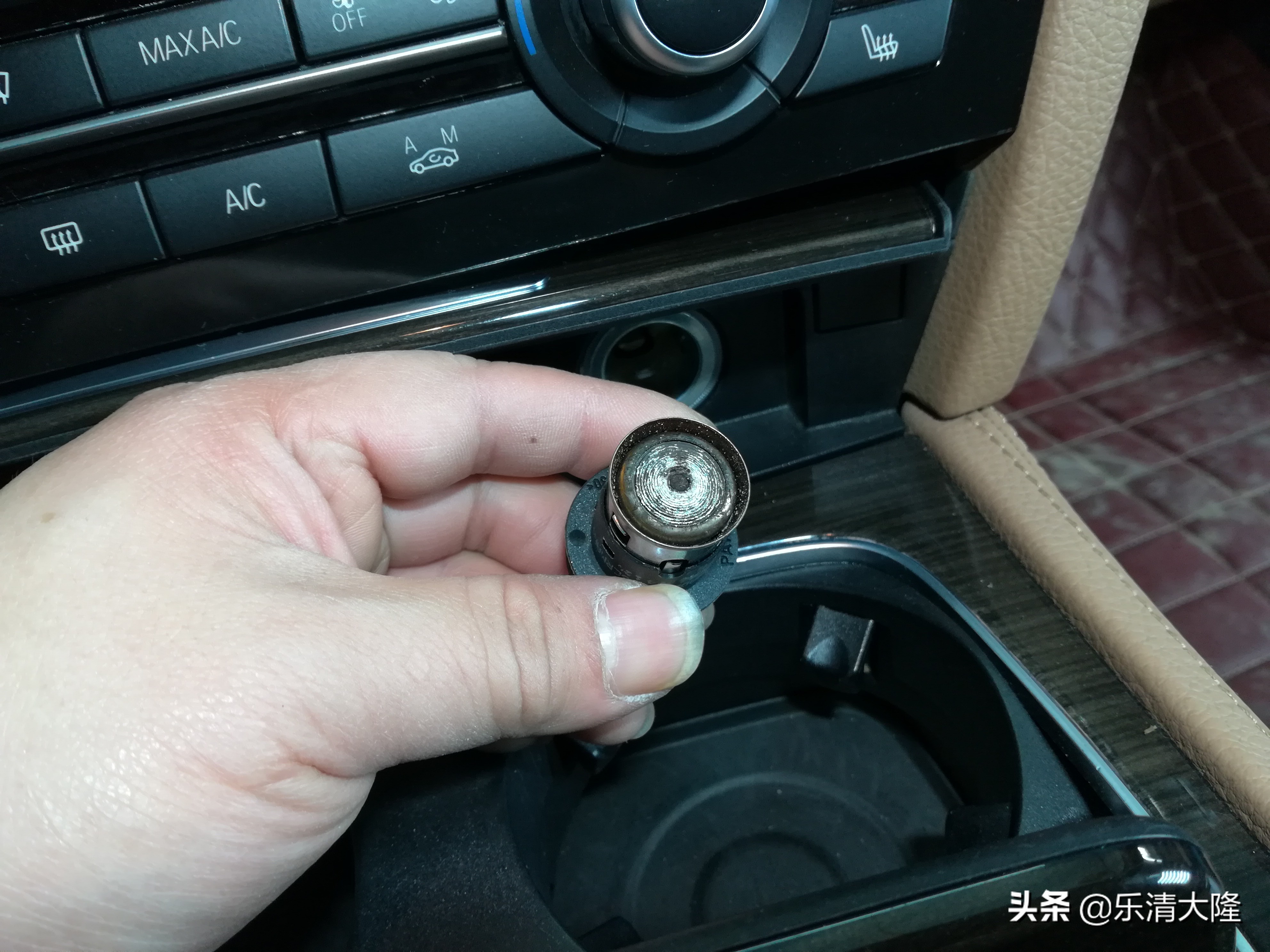 广州宝马7系内饰清洗,宝马7系发动机舱清洗
