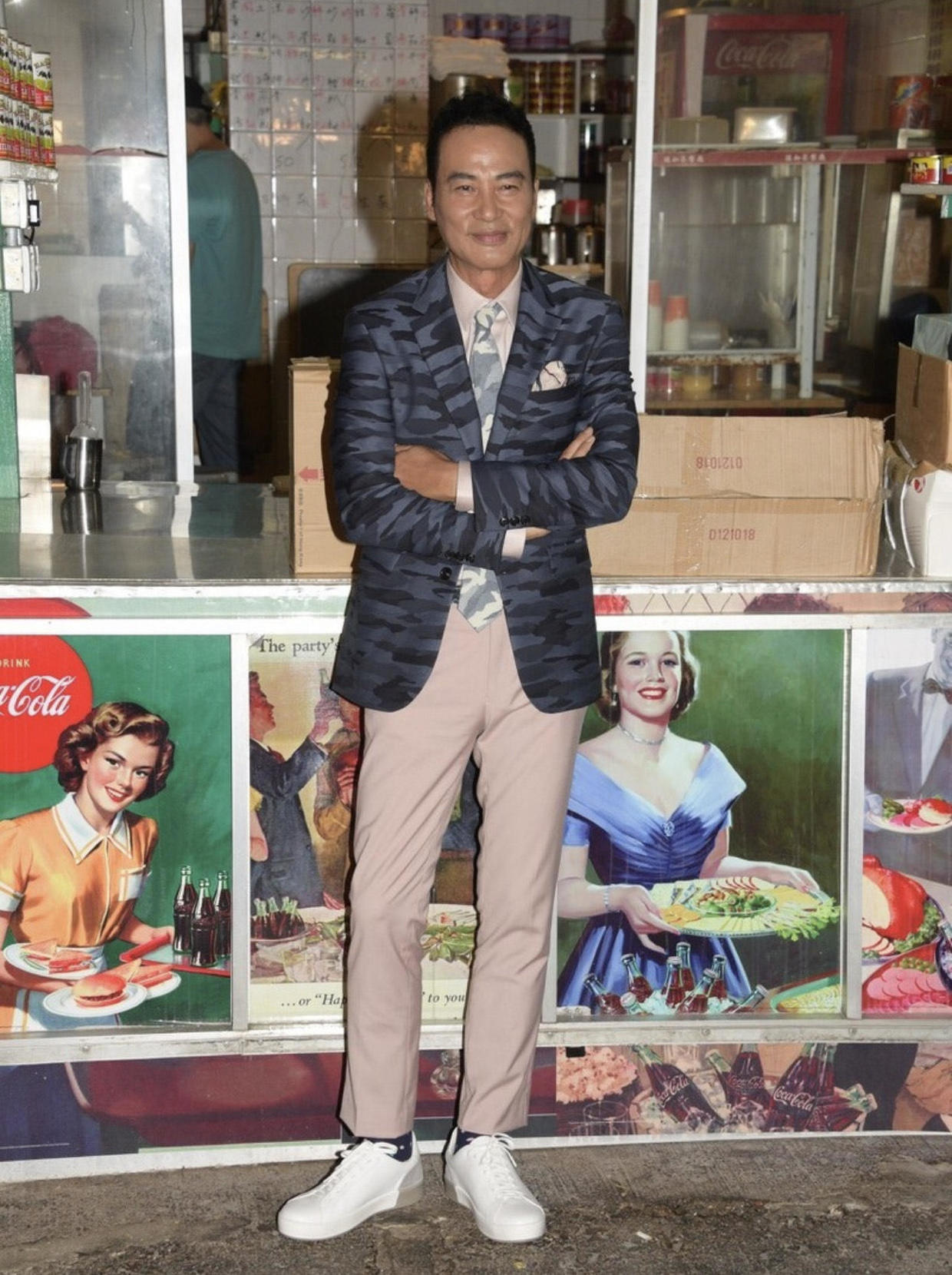 任达华穿粉紫红衣服西装,任达华穿什么颜色裤子好看
