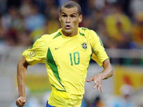 桑巴足球倒钩,桑巴足球彩虹过人