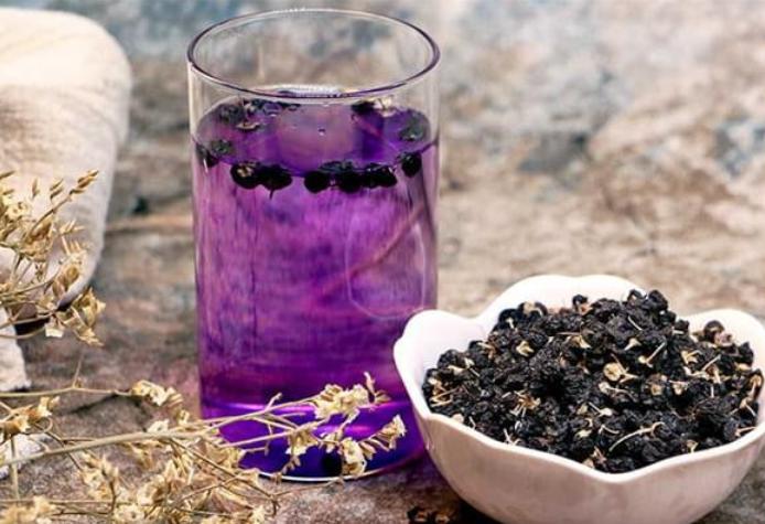 女性拿什么泡水喝对皮肤好,女性用什么泡水喝脸色更好