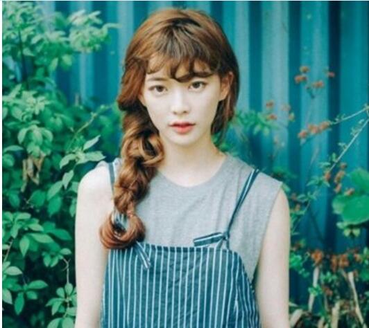 最新流行发型女款扎法,最近流行的女生发型扎法