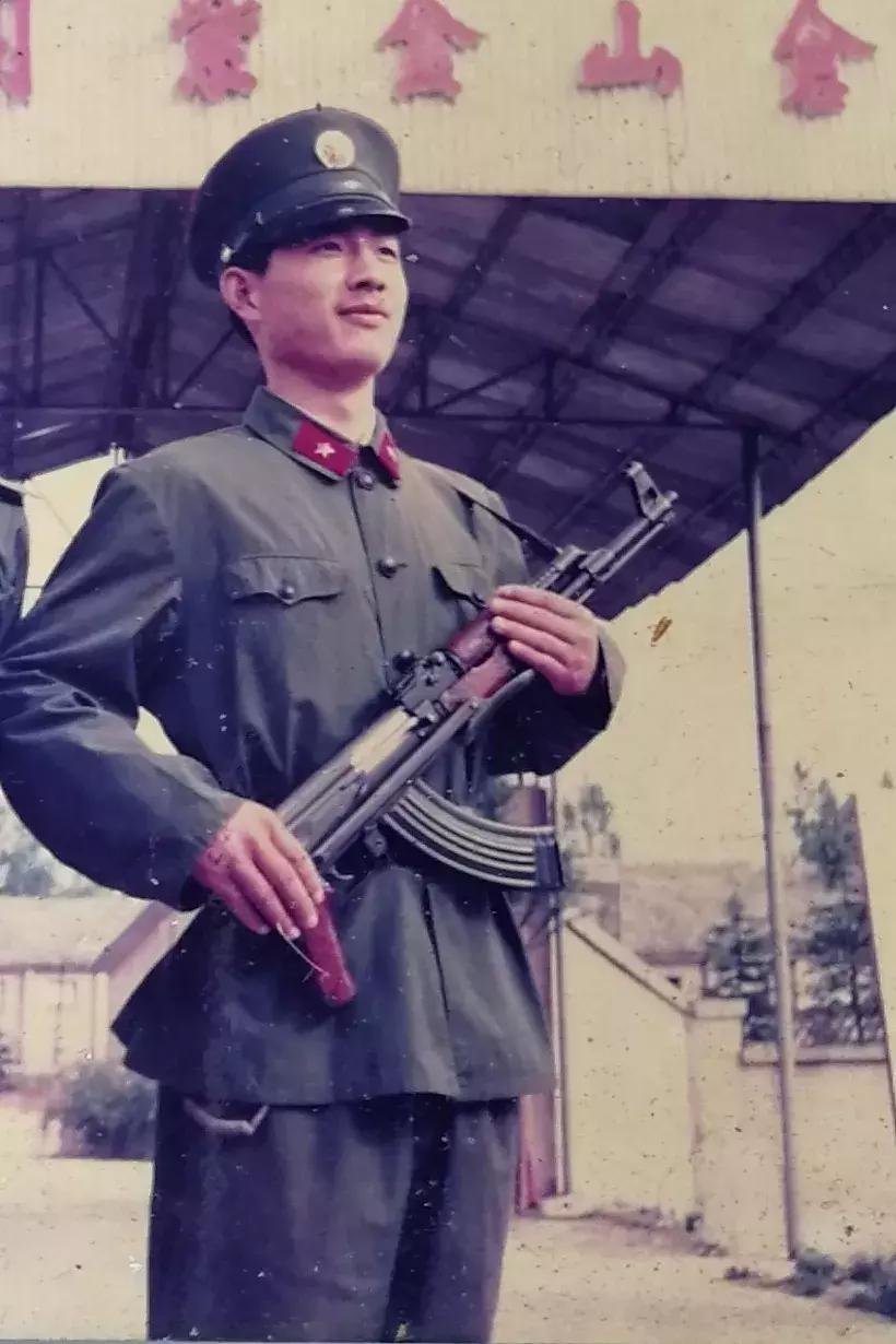 致敬每一位奋斗的老兵,致敬各个战场的每一位战友