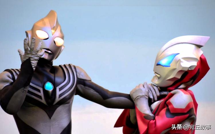 黑暗迪迦奥特曼和迪迦谁强谁弱,迪迦奥特曼黑暗形态哪个最厉害