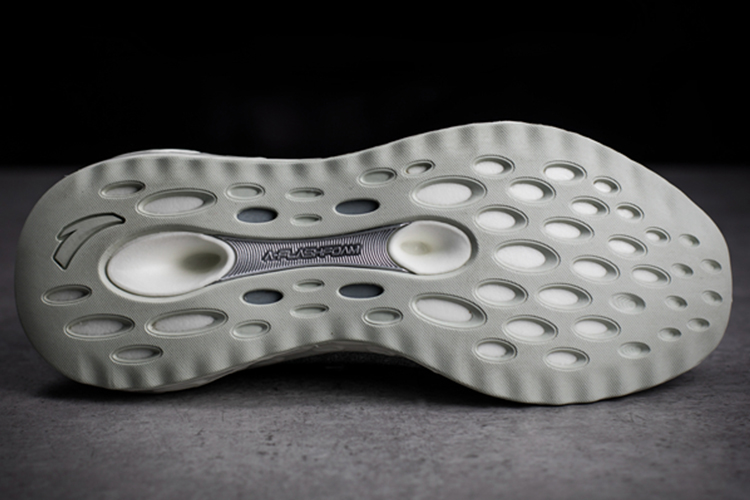 安踏拥有始祖鸟品牌,收购爱马仕需要多少钱