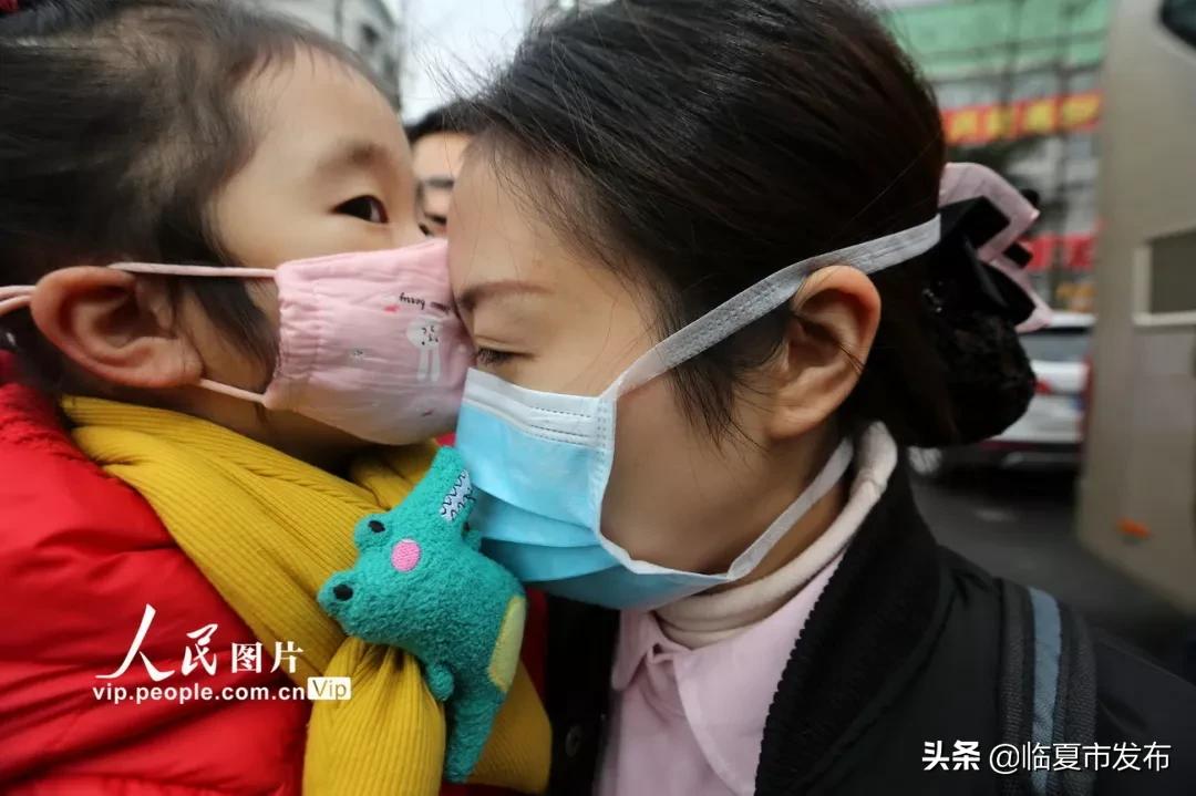战疫二十四小时纪录片感悟,战疫最让人震撼和感动的瞬间