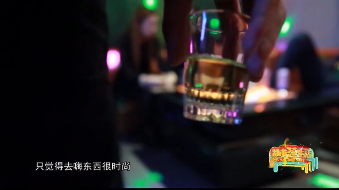 17岁少女查出吸毒,17岁女孩吸毒上瘾