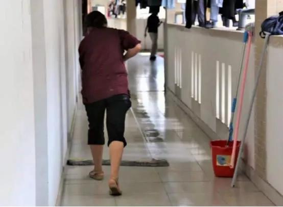 为什么天天拖地,为什么拖地后还是灰蒙蒙的