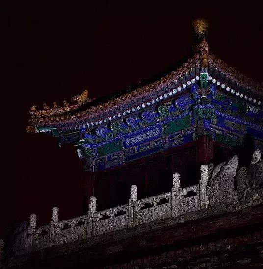 故宫五行是属什么,从故宫里往外看