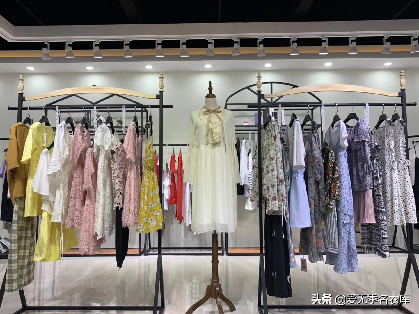 新手如何开服装店流程,如何开服装店省钱