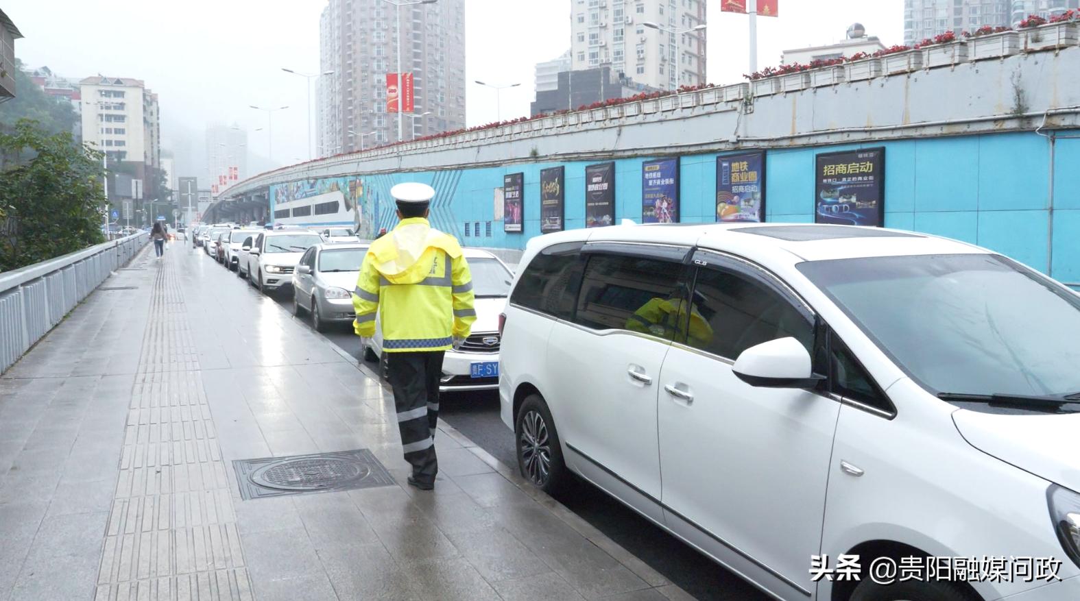 驾车就医“最后100米”有点“卡”，症结主要在于医院车位不足｜融媒问政