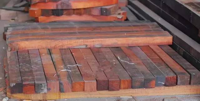 同样都是红木价格怎么相差,同样的实木家具价格相差大