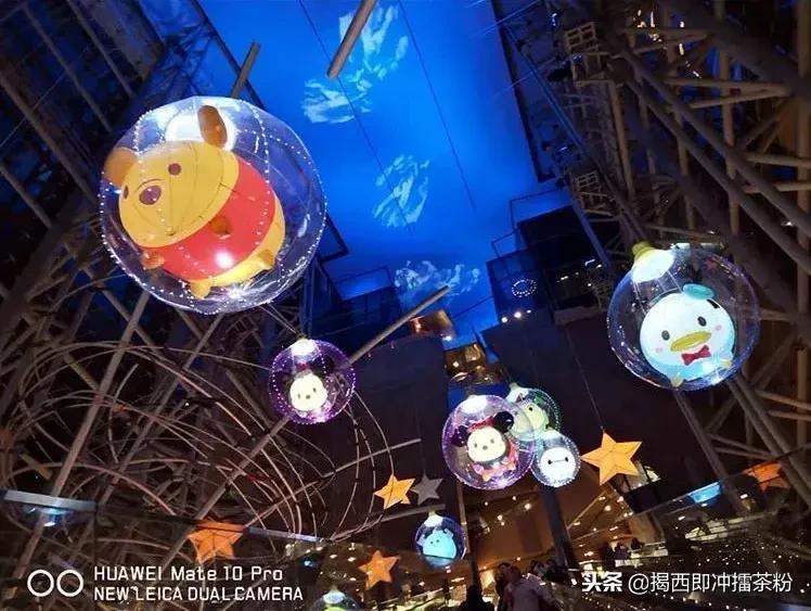 过分美丽！圣诞灯饰点亮香港：泰迪熊、比卡超、布丁狗陪你过圣诞