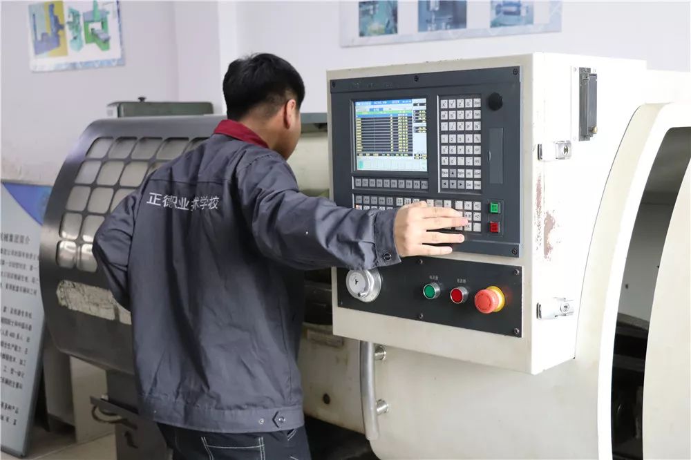 哈尔滨正德学校招初中生吗,哈尔滨正德技术学校招生