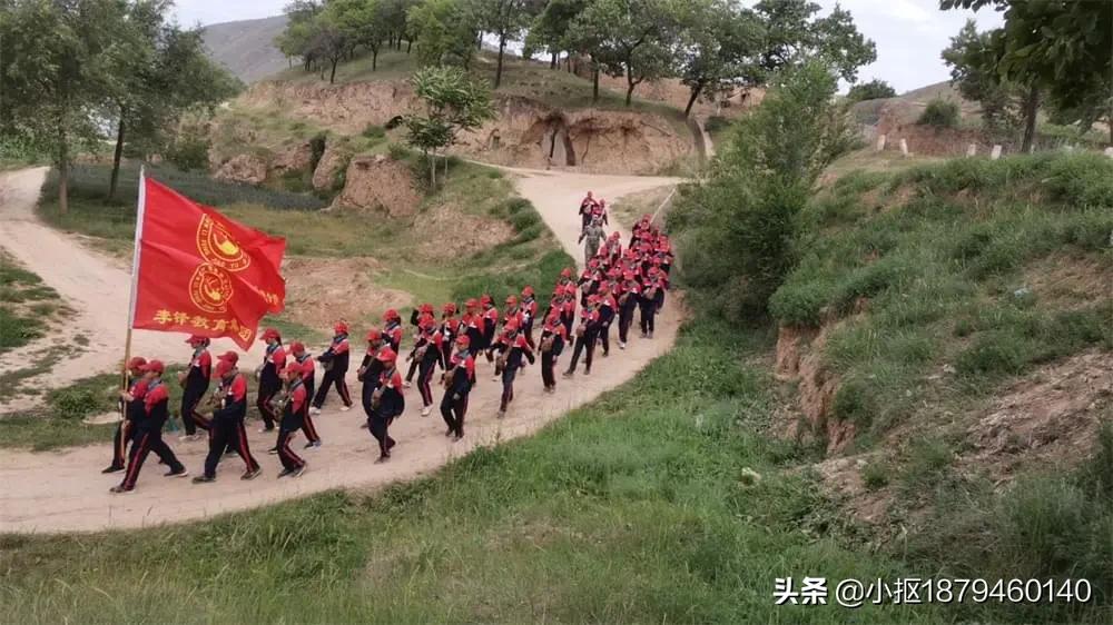 2021年李锋教育「成长不烦恼」第十二天夏令营之传递爱心扶贫助学