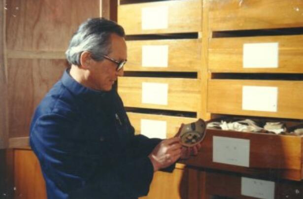 卖传家宝文物 (十八元贱卖传家宝)