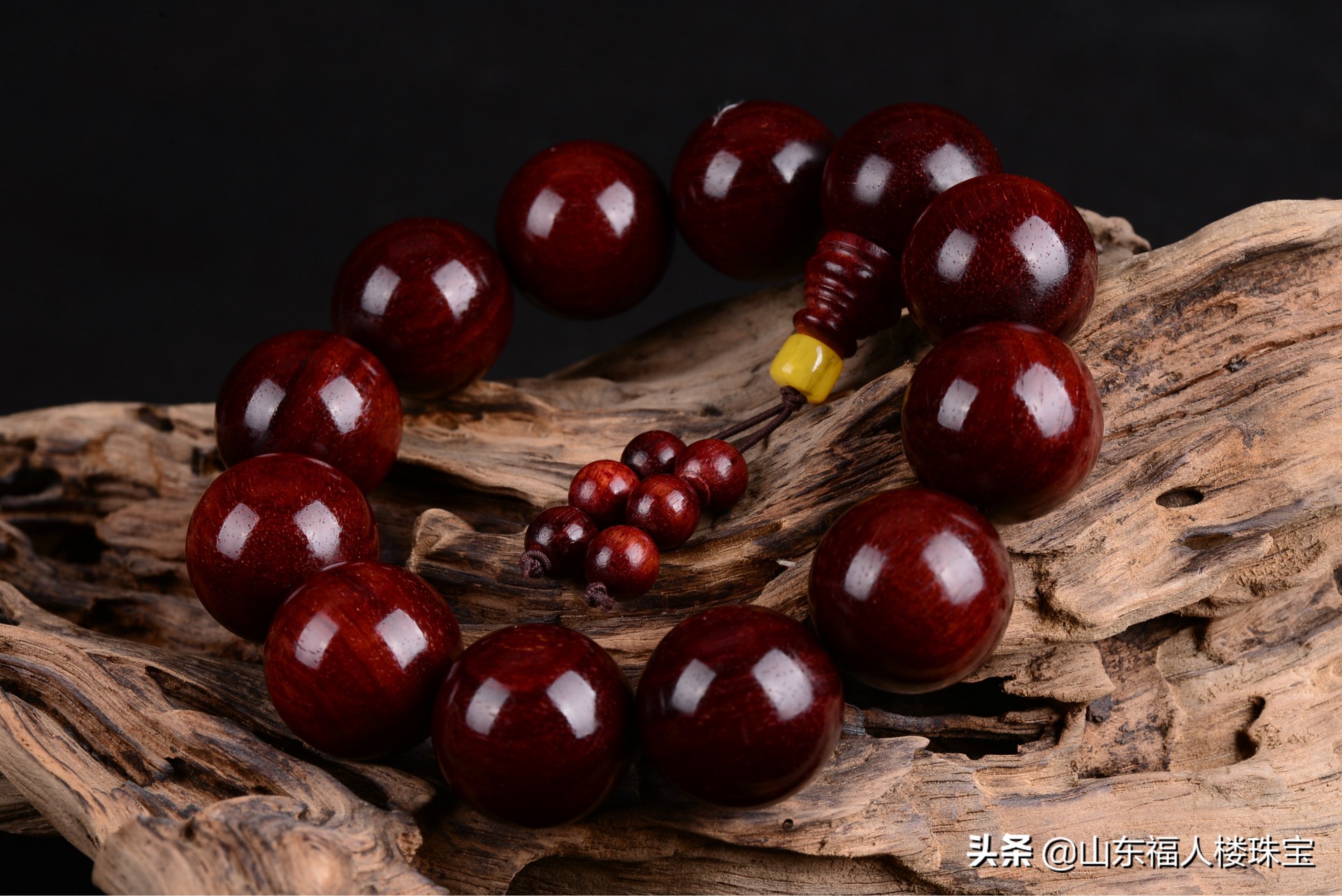 冬天戴什么手串保暖,有几种手串千万别戴