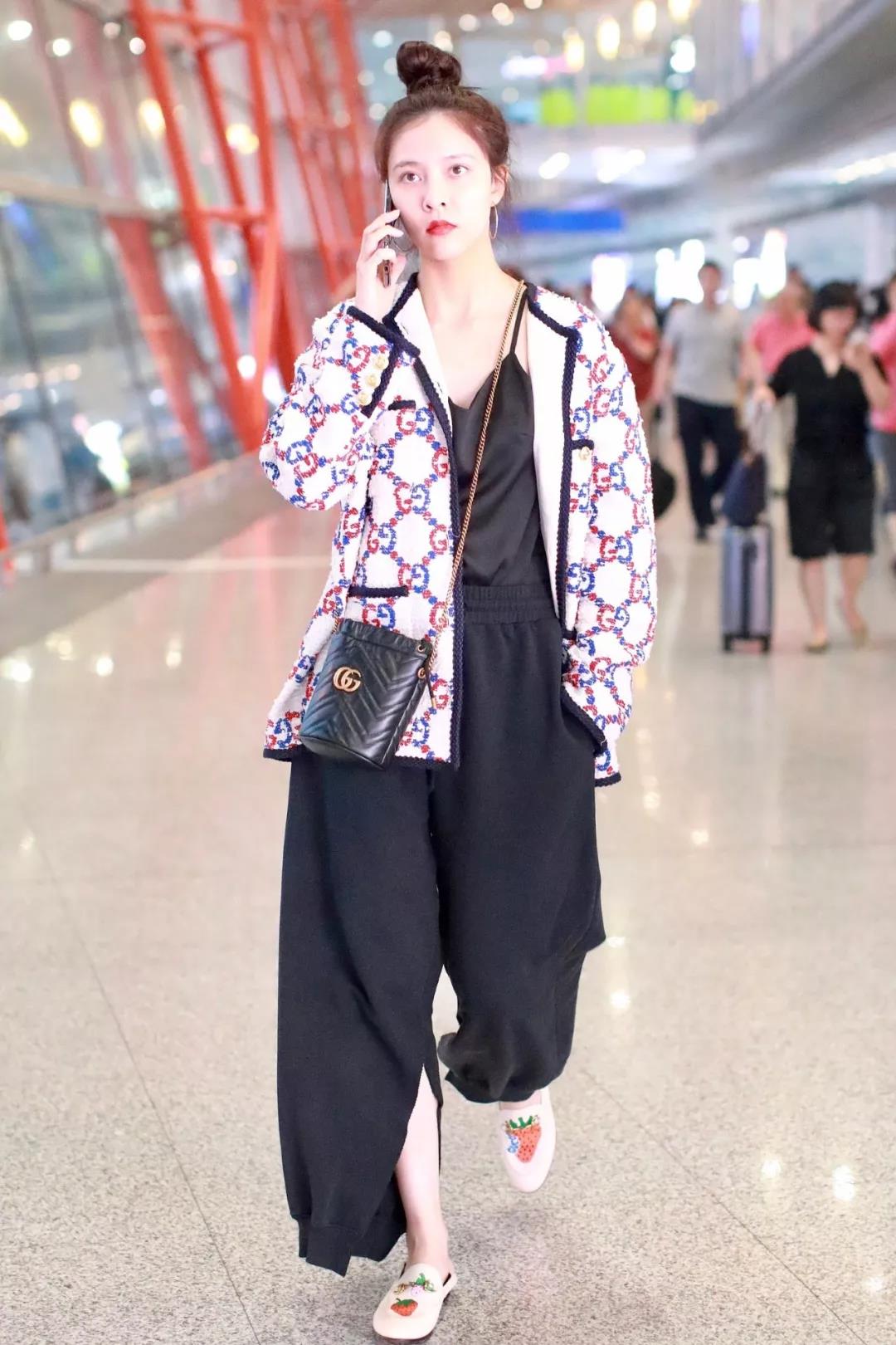 杨颖阿迪达斯粉色外套,杨颖运动风