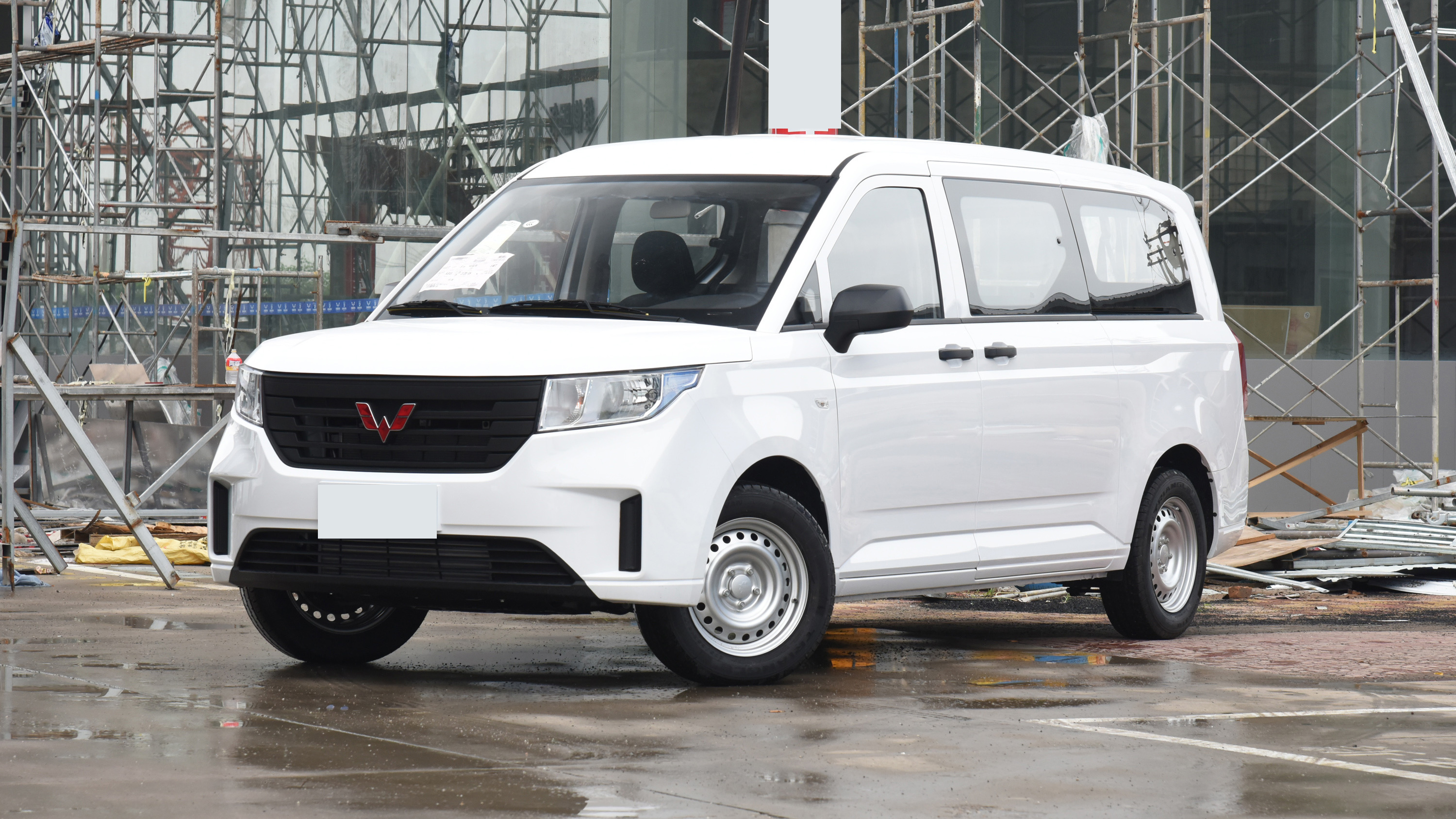 五菱最新款面包车有几款,九座的五菱面包车多少钱一辆