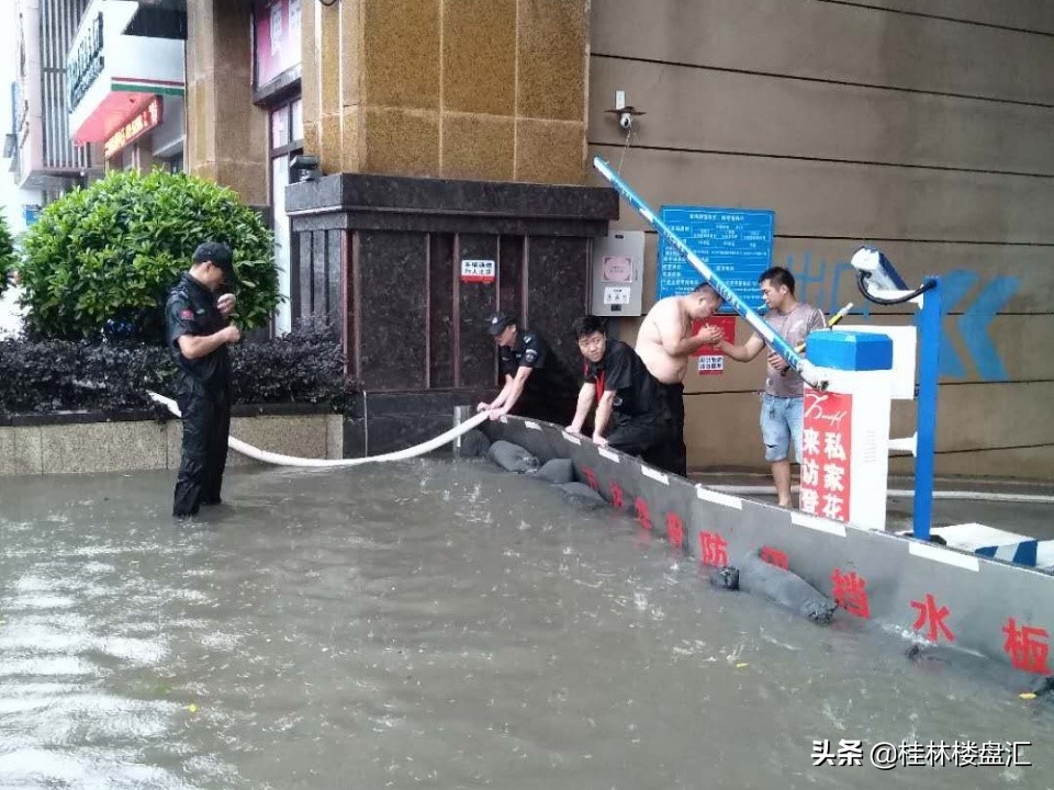 桂林旅游雨水,桂林水很蓝