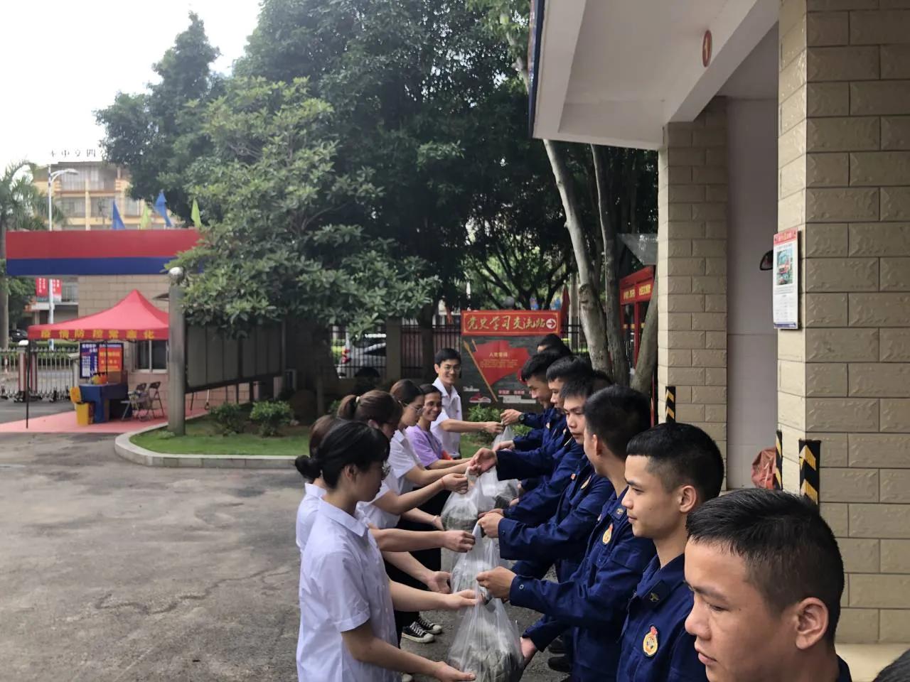学校社区携手共育,社校结对共建