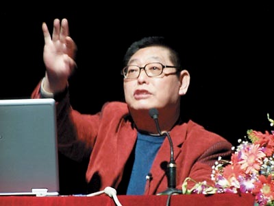 股神杨百万受邀央视分享炒股三年,杨百万炒股秘诀视频