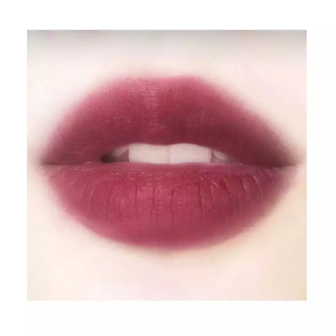 口红叠涂方法这样涂更显唇形,记住所有口红色号