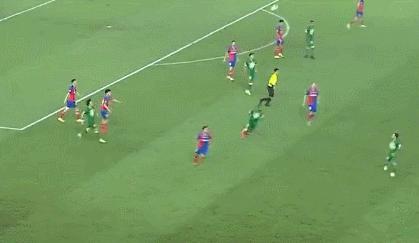 停球5米远的国足解说,1200万顶薪国脚停球