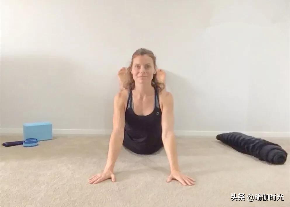 怎样借助墙壁练习瑜伽初学者必知,在家怎么借用墙壁做瑜伽