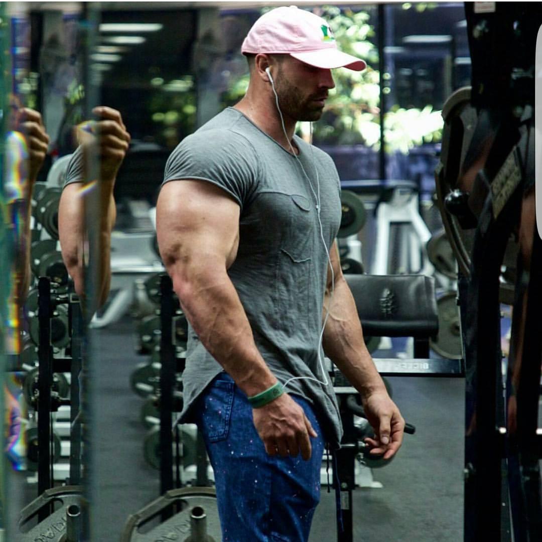 锻炼引体向上肌肉的哑铃动作,哑铃锻炼小腿肌肉最好的方法