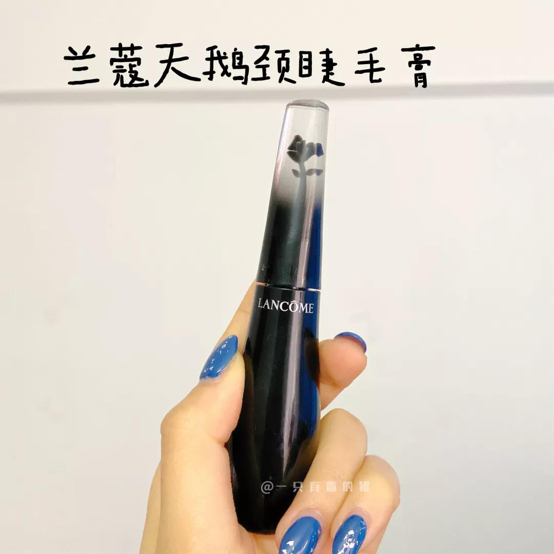 来看看闺蜜的化妆包,姐妹们的化妆包