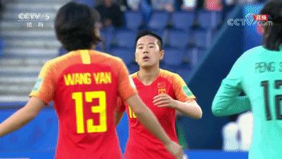 女足亚洲杯绝杀全场球迷沸腾,女足亚洲杯3:2感动瞬间