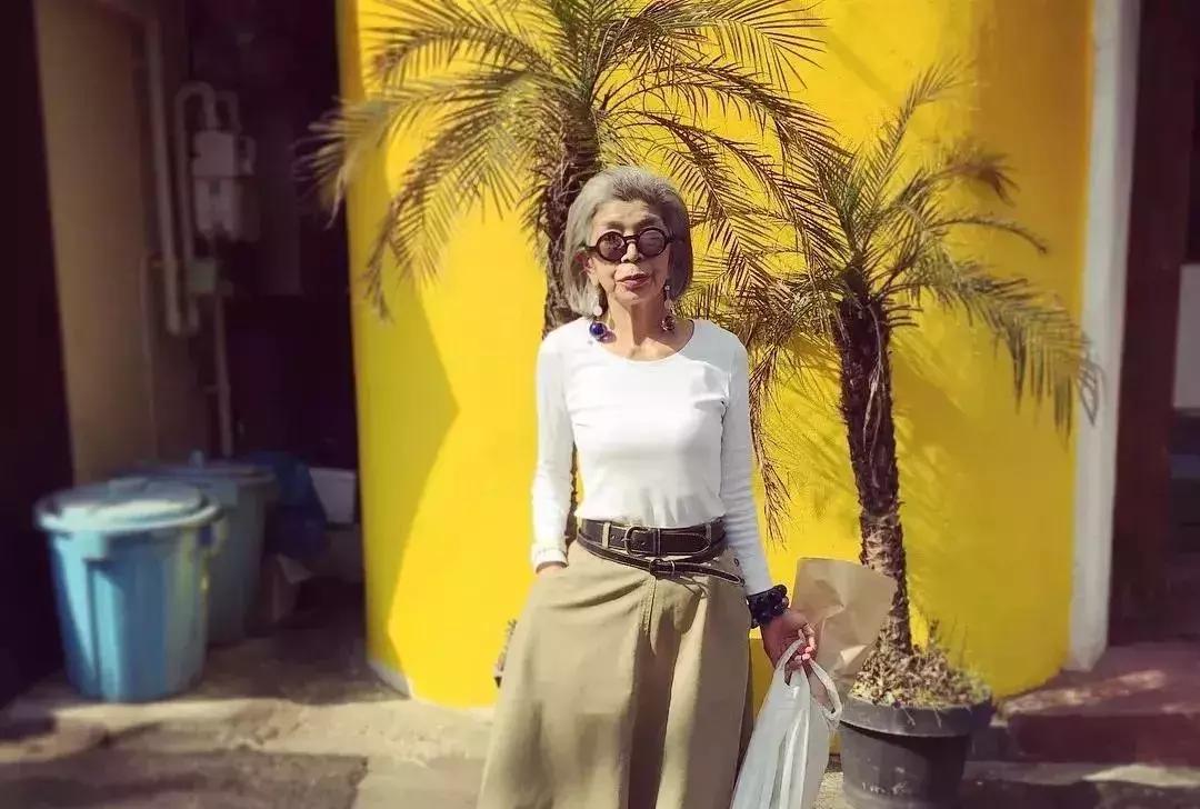 80岁的时尚潮流老奶奶 (88岁时尚老奶奶)