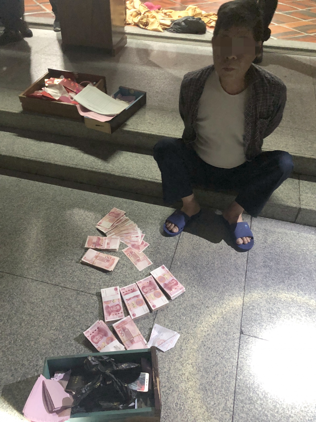 警方破获新型网络赌博案完整版,勐海警方破获2起私彩赌博团伙案